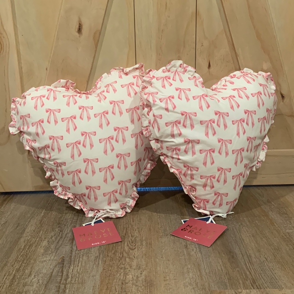 Maeve & Rose heart shaped ruffle pink bow pillow pair NWT